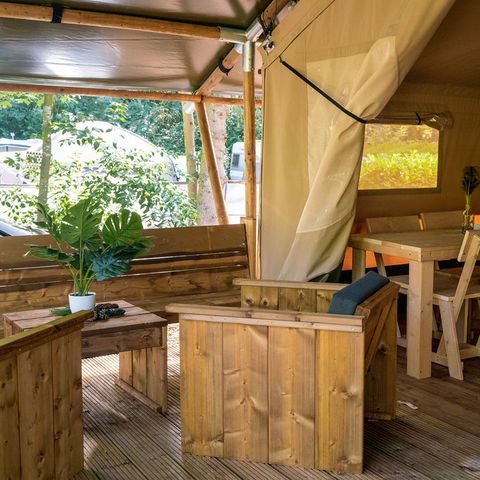 TENTE TOILE ET BOIS 6 personnes - y compris les installations sanitaires