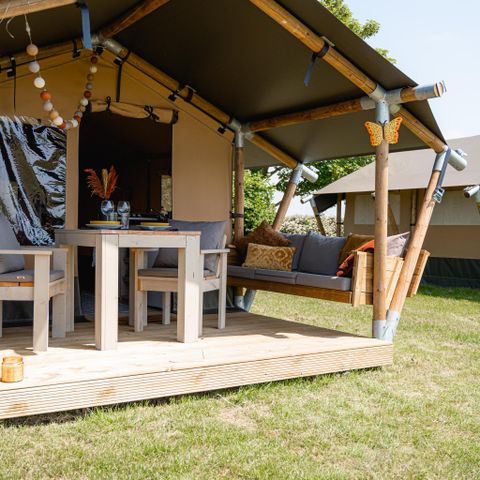 Tente en toile et en bois 2 personnes - Le départ d'un enfant
