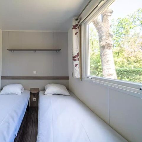 BUNGALOW 6 personnes - Mobil-home | Comfort | 2 Ch. | 4/6 Pers. | Terrasse surélevée | 1 SDB | Clim.