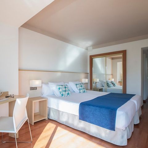 Chambre 2 personnes - DOUBLE - VUE PISCINE - BALCON