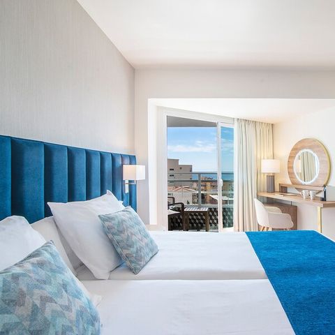 Chambre 2 personnes - DOUBLE SUPÉRIEURE - VUE MER - BALCON