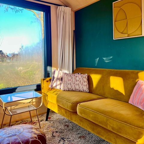 HÉBERGEMENT INSOLITE 4 personnes - Serre miniature (2+2)