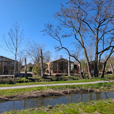 MAISON 16 personnes - 4 x grandes serres