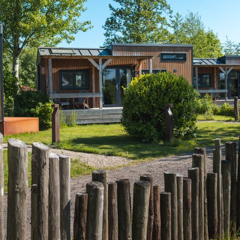 MAISON 40 personnes - Bâtiment principal 20 personnes + 5 petites serres