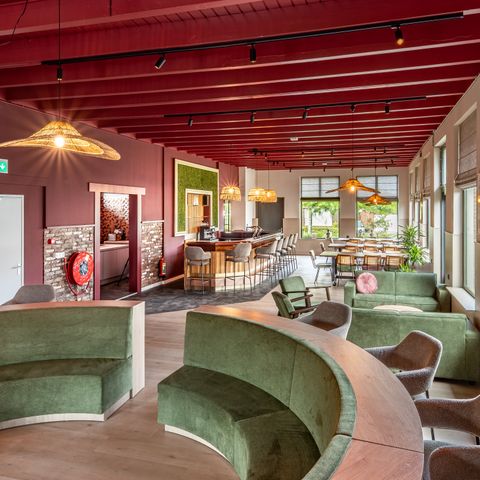 Hébergement pour groupe 40 personnes - Bâtiment principal 20 personnes + 5 petites serres