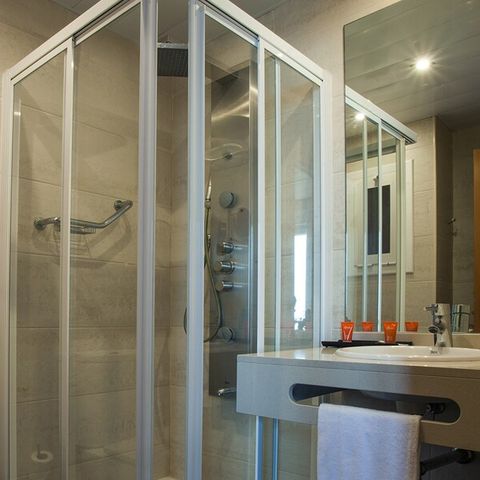 Chambre 2 personnes - DOUBLE - BALCON - PETIT-DÉJEUNER INCLUS