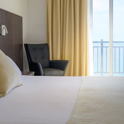 Chambre 2 personnes - DOUBLE - SUPERIOR - BALCON - VUE MER - PETIT-DÉJEUNER INCLUS