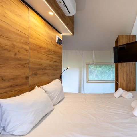Tente en toile et en bois 4 personnes - 2-4ST