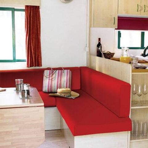 MOBILHOME 6 personnes - Classic | 3 Chambres | Capacité 6 personnes | Terrasse surélevée | 1 Salle de bain | Climatisation
