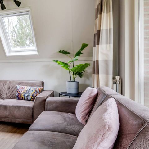 BUNGALOW 6 personnes - Barge à queue noire 130