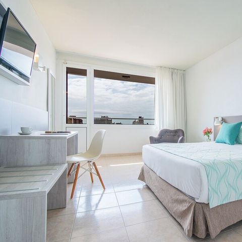 Chambre 2 personnes - DOUBLE - BALCON - PETIT-DÉJEUNER INCLUS