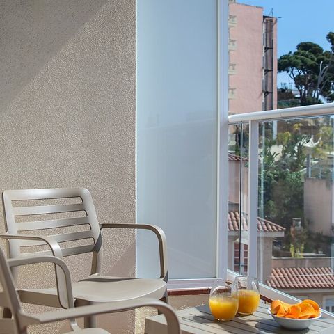 Chambre 2 personnes - DOUBLE - BALCON - PETIT-DÉJEUNER INCLUS