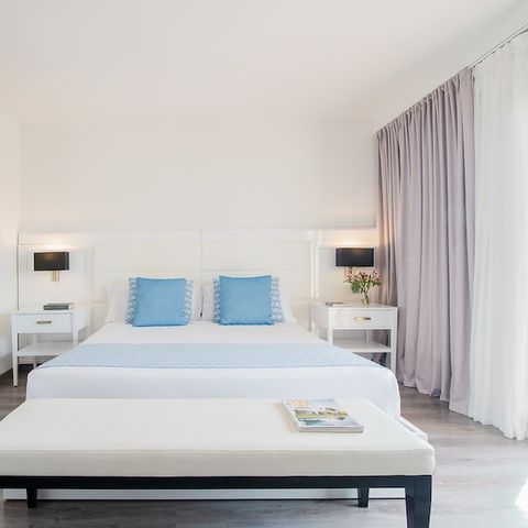 CHAMBRE 2 personnes - Chambre Double - Supérieur - Balcon