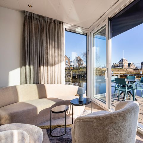 HÉBERGEMENT INSOLITE 4 personnes - Hébergement de luxe sur l'eau en Frise