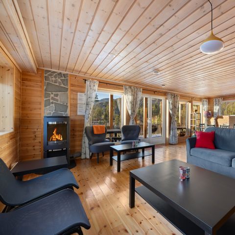 Hébergement pour groupe 14 personnes - Maison de lac avec sauna et au bord de l'eau