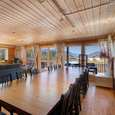 Hébergement pour groupe 14 personnes - Maison de lac avec sauna et au bord de l'eau