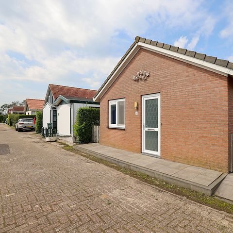 BUNGALOW 3 personnes - Fleur de cygne - Ash Avenue 040