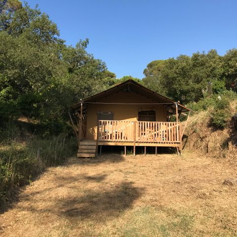 TENTE TOILE ET BOIS 6 personnes - y compris les installations sanitaires