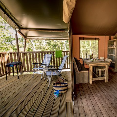 TENTE TOILE ET BOIS 6 personnes - y compris les installations sanitaires