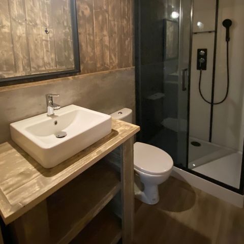 Tente en toile et en bois 6 personnes - y compris les installations sanitaires