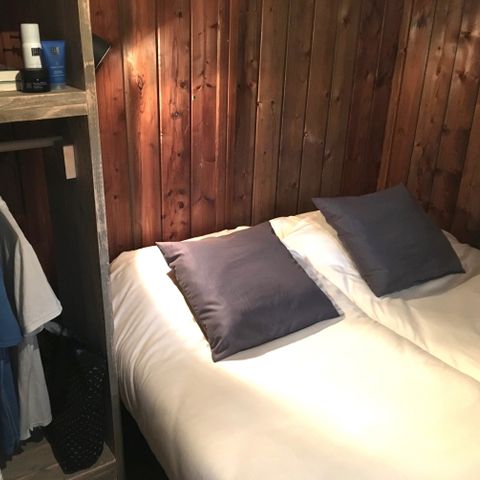 Tente en toile et en bois 6 personnes - y compris les installations sanitaires