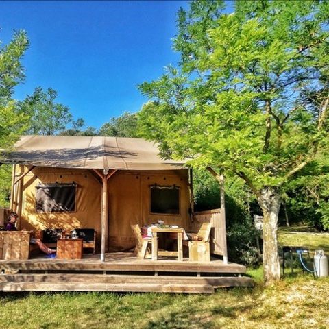 Tente en toile et en bois 6 personnes - y compris les installations sanitaires
