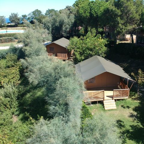 Tente en toile et en bois 4 personnes - y compris les installations sanitaires
