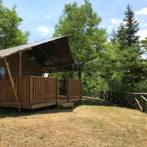 TENTE TOILE ET BOIS 4 personnes - y compris les installations sanitaires