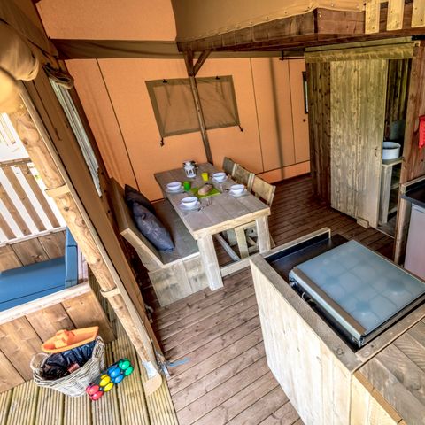 TENTE TOILE ET BOIS 6 personnes - y compris les installations sanitaires