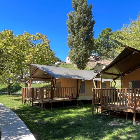 TENTE TOILE ET BOIS 4 personnes - y compris les installations sanitaires