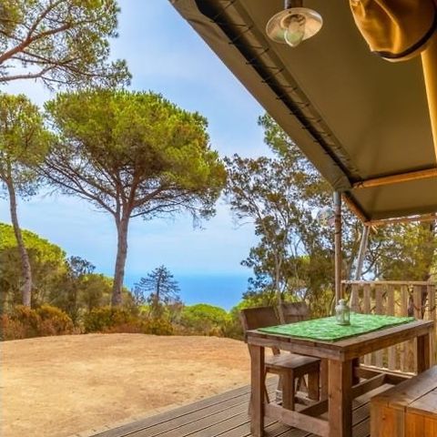 TENTE TOILE ET BOIS 4 personnes - y compris les installations sanitaires (AVENTURE)