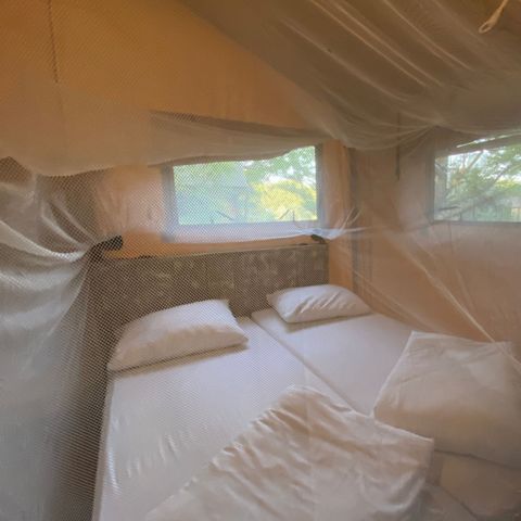 Tente en toile et en bois 4 personnes - y compris les installations sanitaires (AVENTURE)