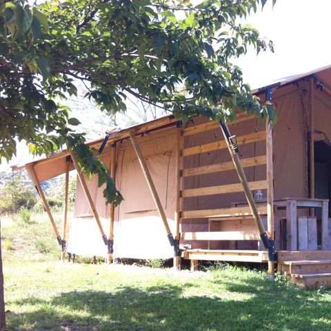 TENTE TOILE ET BOIS 6 personnes - Installations sanitaires incluses