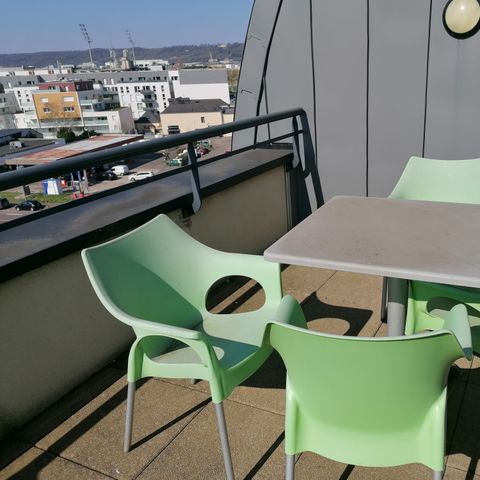 STUDIO 2 personnes - Lit Double Supérieur avec Terrasse