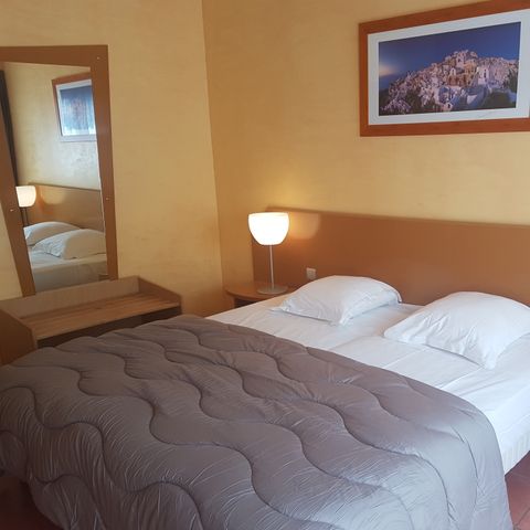 CHAMBRE 4 personnes - G/227_CHAMBRE FAMILIALE 4 PERS.