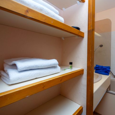 STUDIO 4 personnes - G/200_STUDIO 4 PERS. AVEC CABINE FERMÉE