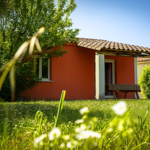 GÎTE 8 personnes - 50m² - 2 chambres avec jardin
