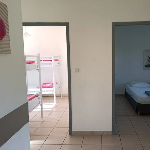 GÎTE 16 personnes - 100m² - 4 chambres avec jardin