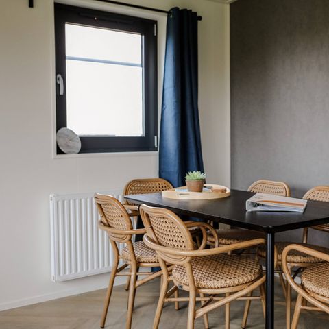 CHALET 6 personnes - Luxe sur mini camping Value avec bain à remous