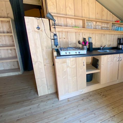 Tente en toile et en bois 6 personnes - y compris les installations sanitaires