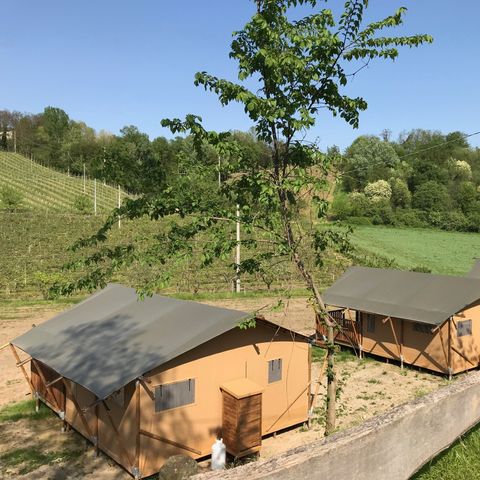 Tente en toile et en bois 4 personnes - y compris les installations sanitaires