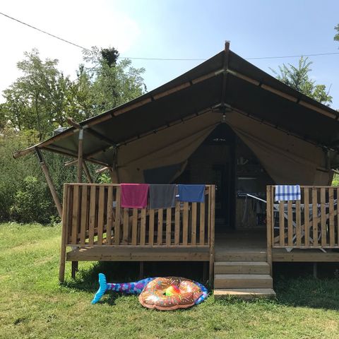 Tente en toile et en bois 4 personnes - y compris les installations sanitaires
