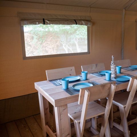 TENTE TOILE ET BOIS 6 personnes - y compris les installations sanitaires