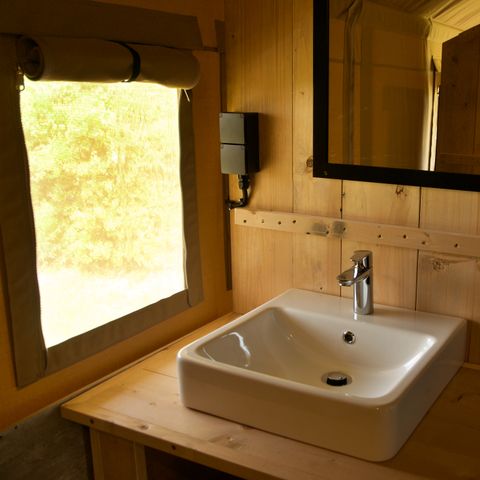 Tente en toile et en bois 6 personnes - y compris les installations sanitaires