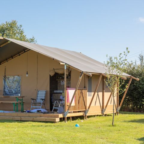 Tente en toile et en bois 6 personnes - y compris les installations sanitaires