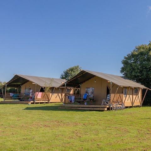TENTE TOILE ET BOIS 6 personnes - y compris les installations sanitaires