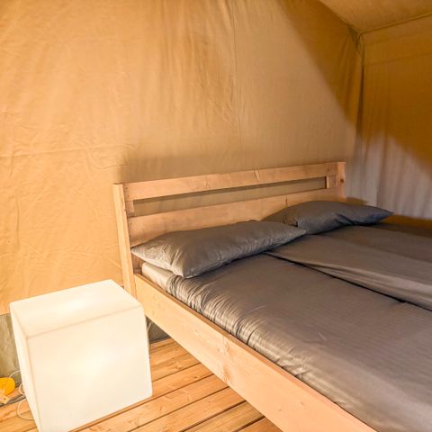 TENTE TOILE ET BOIS 5 personnes - y compris les toilettes