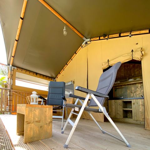 Tente en toile et en bois 6 personnes - y compris les installations sanitaires