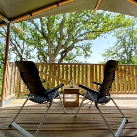 TENTE TOILE ET BOIS 6 personnes - y compris les installations sanitaires