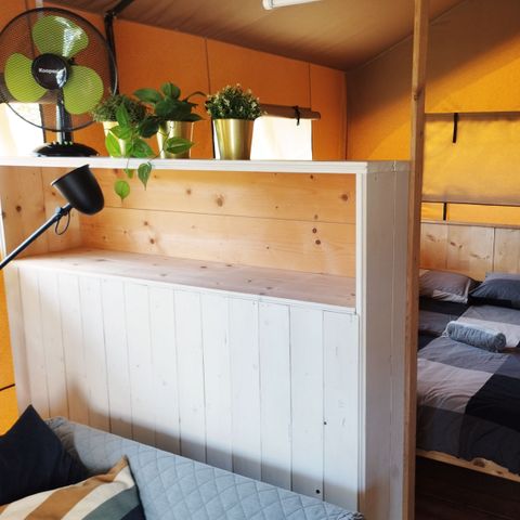 TENTE TOILE ET BOIS 6 personnes - y compris les installations sanitaires